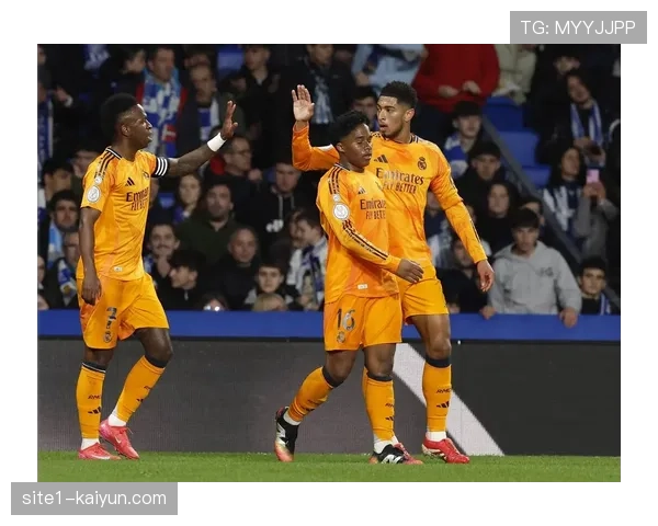 姆巴佩替补席待命 皇马锋线选择成教练决策焦点议题