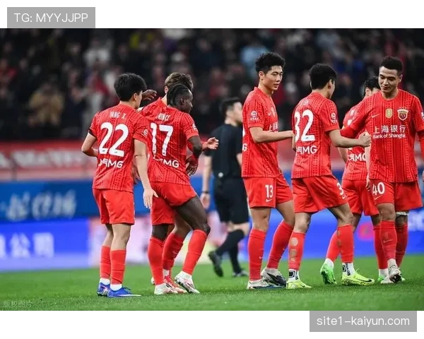 青岛西海岸终结开局两连败 刘世博替补门将多次关键扑救